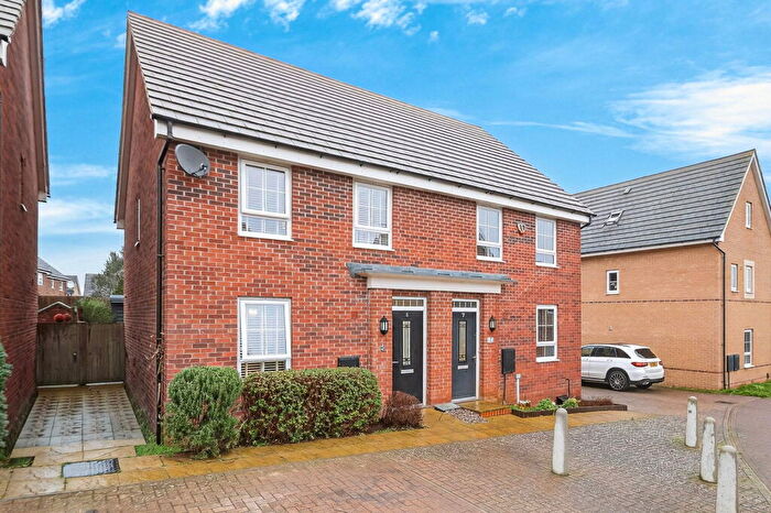 3 Bedroom Semi Detached House For Sale In Mercury Road, Wellingborough, NN8