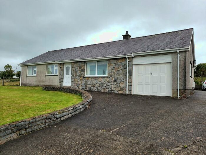 3 Bedroom Bungalow For Sale In Rhosgadfan, Caernarfon, Gwynedd, LL54