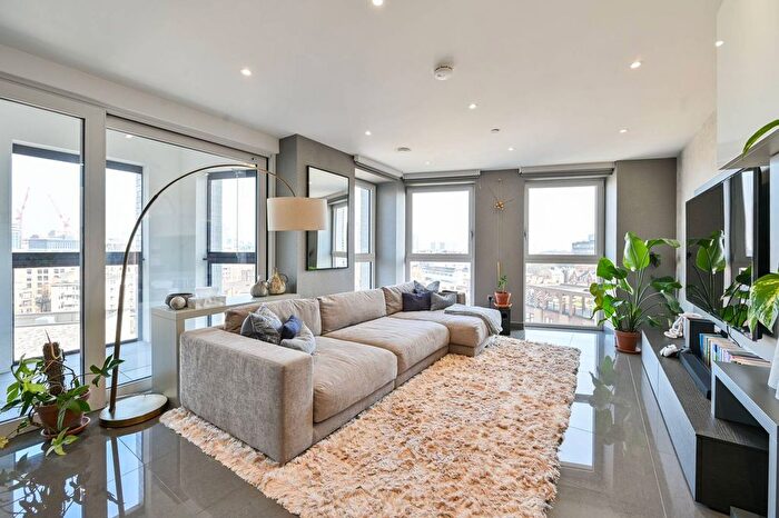 2 Bedroom Flat To Rent In Blackfriars Road, Southwark, London, SE1