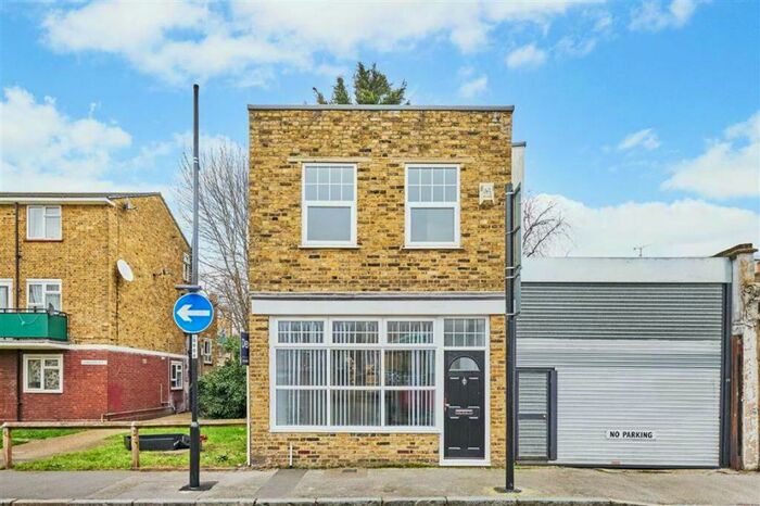 3 Bedroom House To Rent In Lee Church Street, Lee, SE13