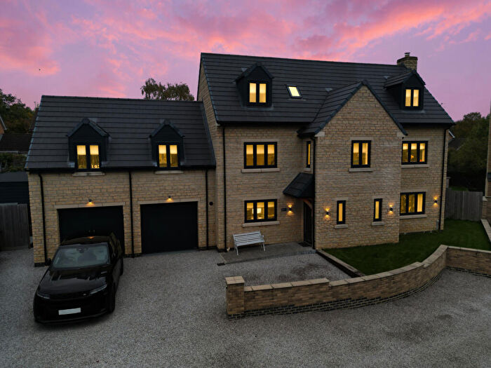 6 Bedroom Detached House For Sale In Singlehurst Close, Weldon, Northamptonshire, NN17