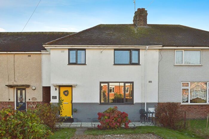 3 Bedroom Terraced House For Sale In Bridge Road, Cosgrove, Milton Keynes, MK19