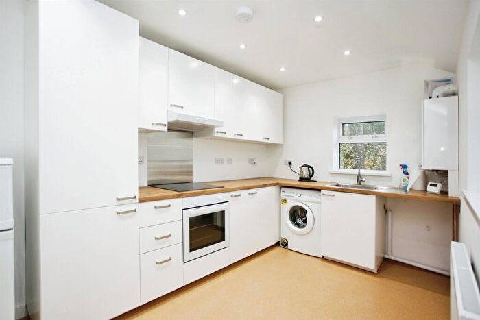 3 Bedroom Terraced House For Sale In Cefn Road, Rogerstone, Newport, NP10