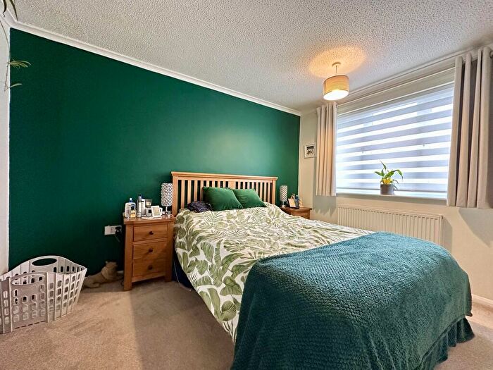 3 Bedroom End Of Terrace House For Sale In Fern Gardens, Belton, NR31