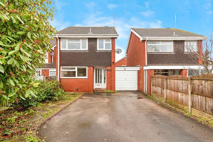 3 Bedroom Link Detached House For Sale In Shannon Road, Stafford, ST17