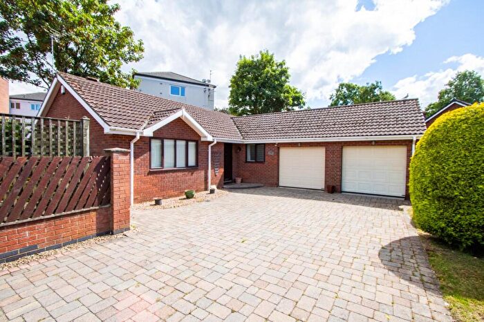 3 Bedroom Semi-Detached Bungalow For Sale In Convent Grove, Bessacarr, Doncaster, DN4