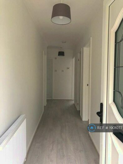 2 Bedroom Maisonette To Rent In Cranbourne Lane, Basingstoke, RG21