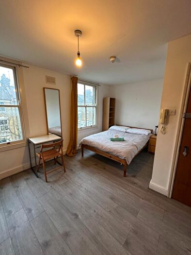 Studio To Rent In Bryantwood Road, London, N7