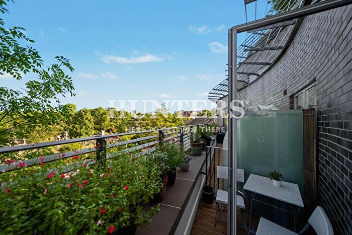 3 Bedroom Flat For Sale In Joan Court, Fortune Green, London, NW6