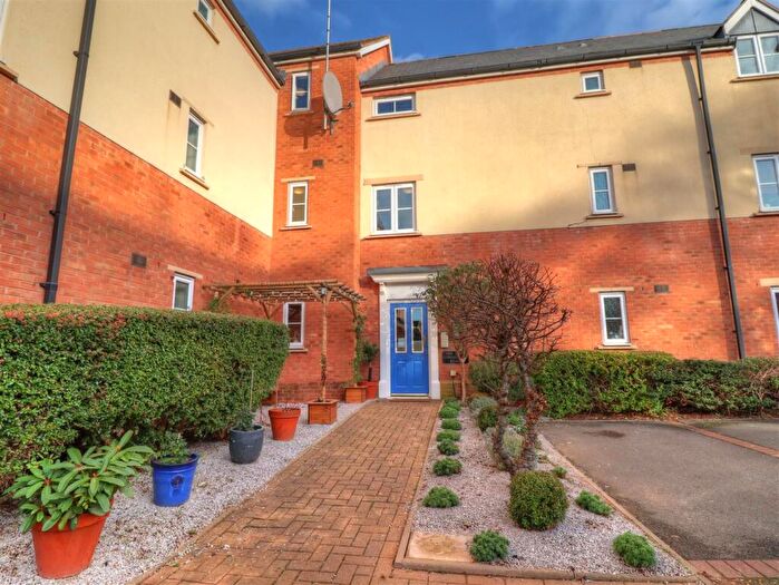 2 Bedroom Flat To Rent In Longfellow Road, Stratford-Upon-Avon, CV37