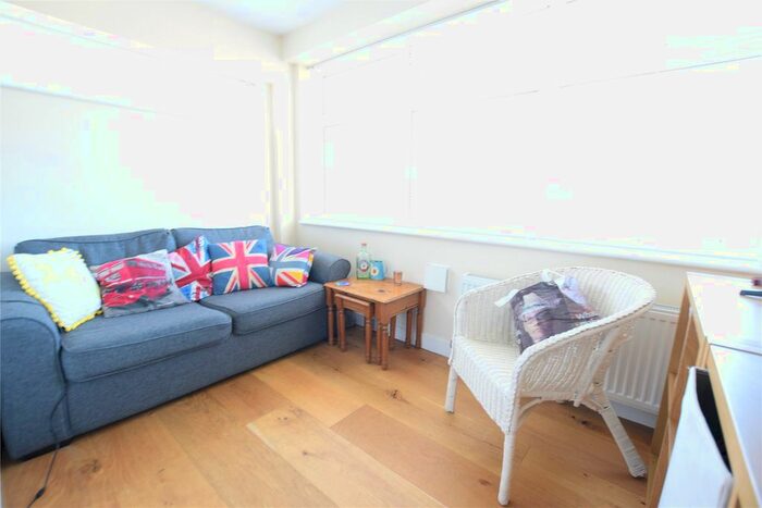 1 Bedroom Flat To Rent In Hale Way, Frimley, Camberley, Surrey, GU16