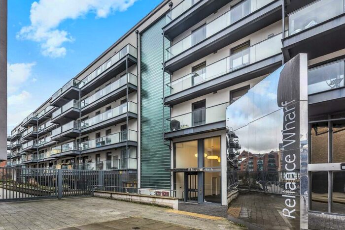 3 Bedroom Flat To Rent In Hertford Road, Islington, N1