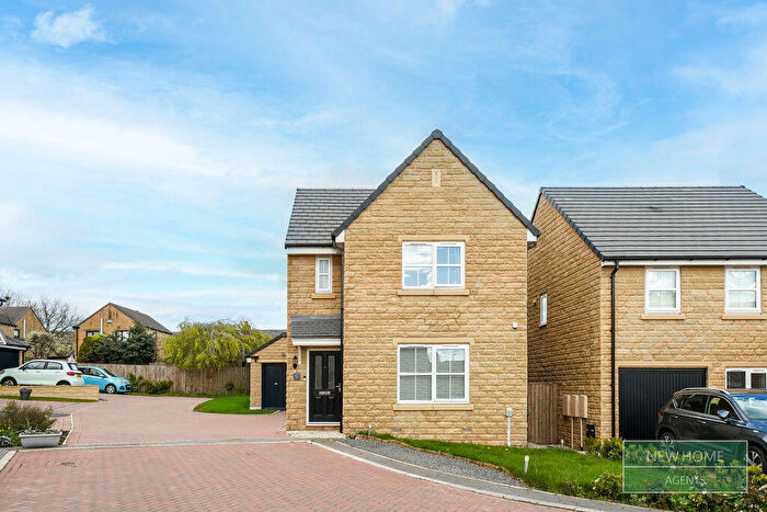 3 Bedroom Detached House For Sale In Poppy Avenue Huddersfield, HD4