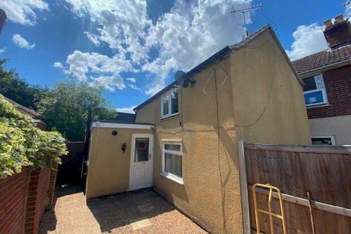 2 Bedroom Property To Rent In East Street, Colchester, CO1