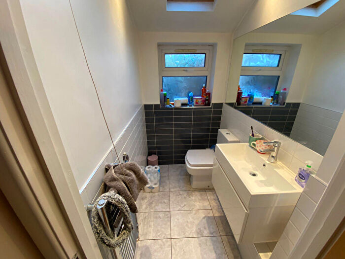 5 Bedroom Terraced House To Rent In Mackintosh Place, Cardiff, CF24