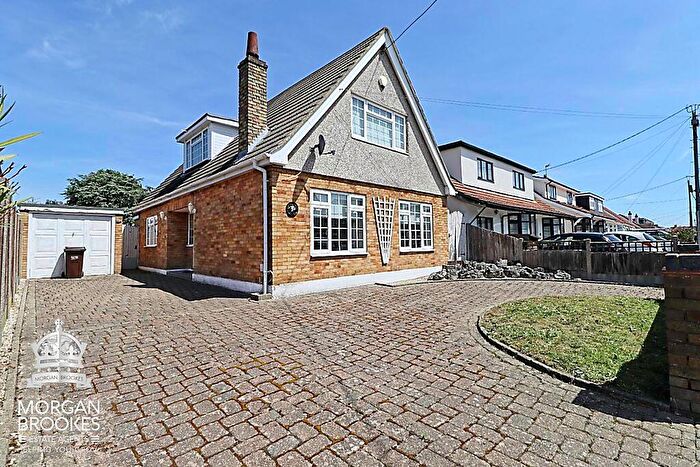 4 Bedroom Detached House For Sale In Park Road Thundersley, SS7