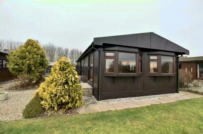 2 Bedroom Park Home For Sale In The Elms Retirement Park, LN1
