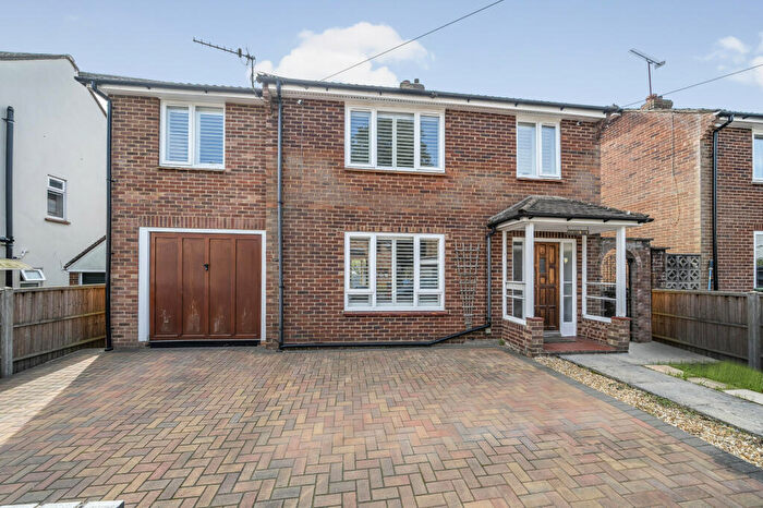 5 Bedroom Detached House For Sale In Closeworth Road, Farnborough, GU14