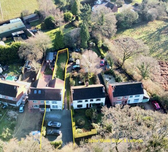 3 Bedroom SemiDetached House For Sale In Harvest Hill Cottages, Oak