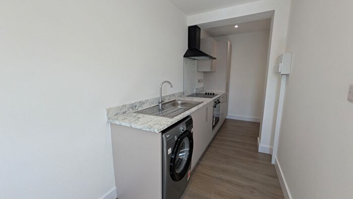 1 Bedroom Flat To Rent In High Street, Dudley, DY1