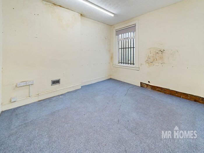 4 Bedroom Property For Sale In Broad Street, Barry, Barry, CF62