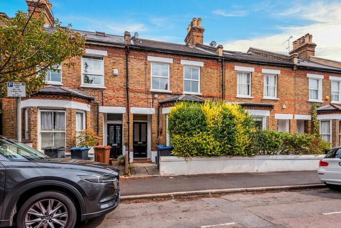 1 Bedroom Flat To Rent In Gladstone Road, London, SW19