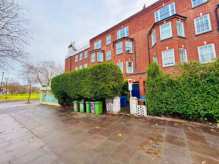 3 Bedroom Flat To Rent In East Dulwich Road, London, SE22