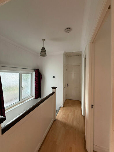 4 Bedroom Semi-Detached House To Rent In Weston Drive, Stanmore, Greater London, HA7
