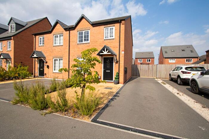 3 Bedroom Semi-Detached House For Sale In Midford Drive, Wheatley, Doncaster, DN2