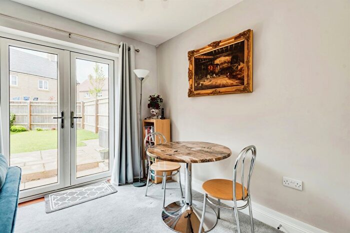 2 Bedroom Semi-Detached House For Sale In Linden Gardens, Carterton, OX18