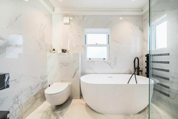 4 Bedroom Terraced House To Rent In North Hill Avenue, Highgate, N6