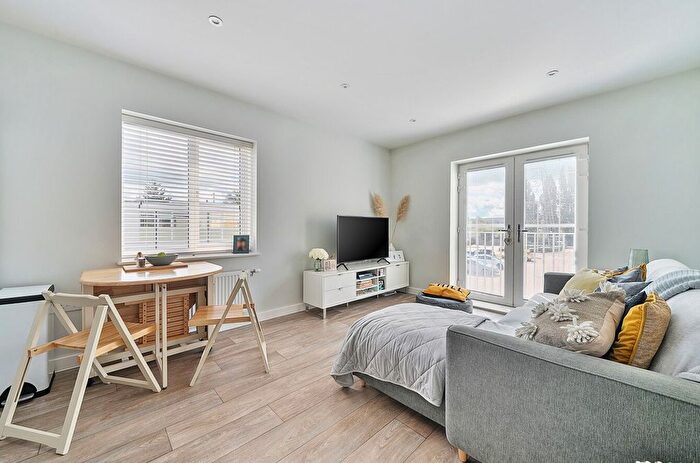 1 Bedroom Flat For Sale In Leith House, Thornton Close, Leatherhead, KT22