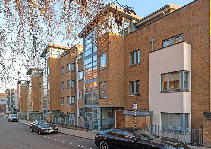 3 Bedroom Flat For Sale In Regents Park Road, London, NW1