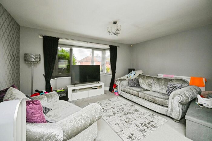 3 Bedroom End Of Terrace House For Sale In Langford Road, Mansfield, Nottinghamshire, NG19
