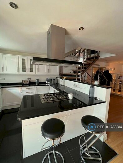 2 Bedroom Flat To Rent In Farnham Road, Guildford, GU2