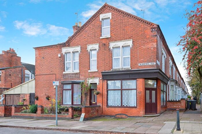 4 Bedroom End Of Terrace House For Sale In Wilberforce Road, Leicester, LE3