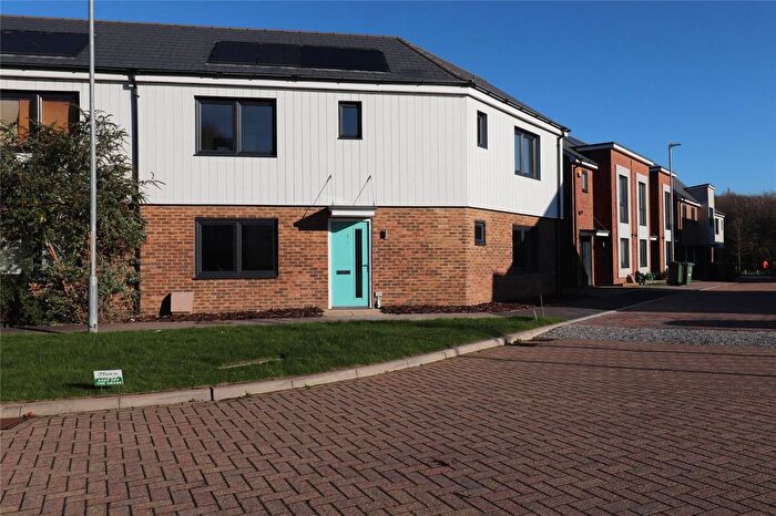 3 Bedroom Semi Detached House For Sale In Stigand Lane, St Clements Lakes, Greenhithe, Kent, DA9