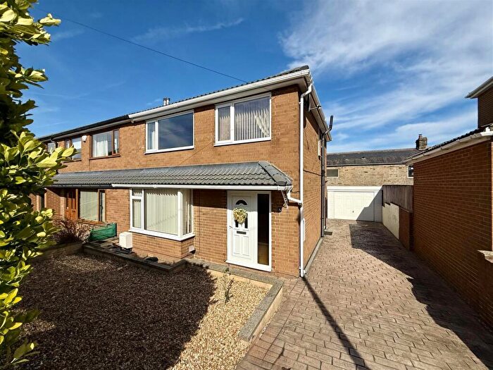 3 Bedroom Semi-Detached House For Sale In Bedale Avenue, Skelmanthorpe, HD8