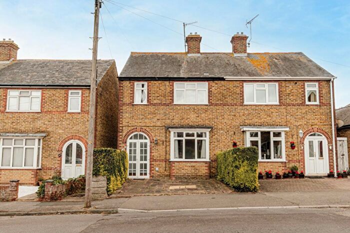 3 Bedroom Semi Detached House For Sale In Canute Road, Faversham, ME13