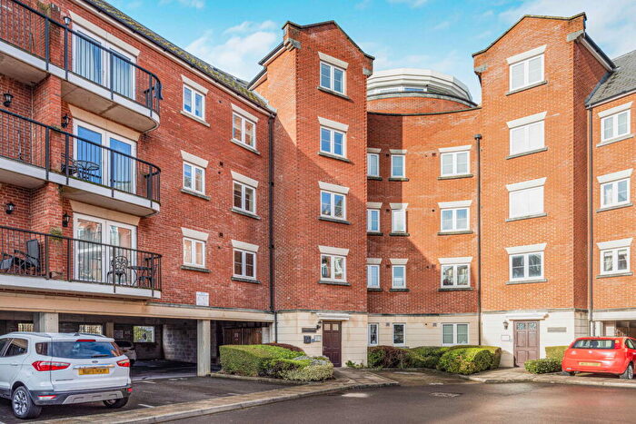 2 Bedroom Flat For Sale In Brookbank Close, Cheltenham, GL50