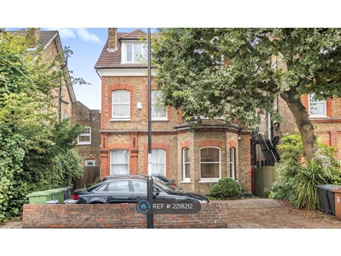2 Bedroom Flat To Rent In Newlands Park, Sydenham, SE26