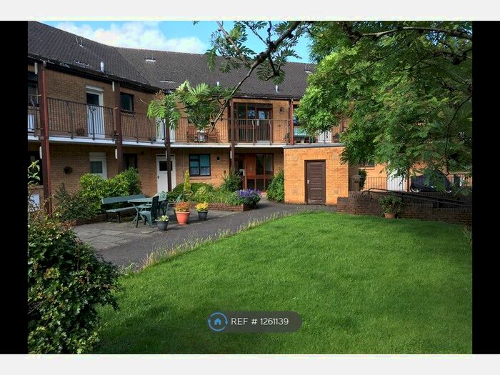 1 Bedroom Flat To Rent In Bearsden, Bearsden G61