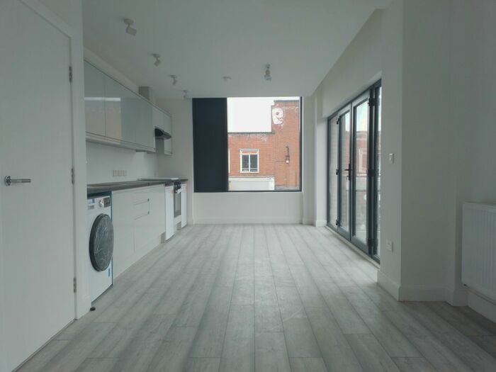 1 Bedroom Flat To Rent In Denmark Hill, London, SE5