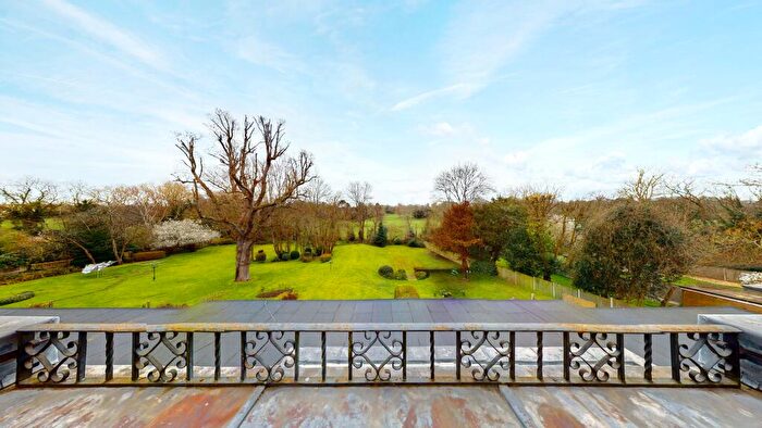 2 Bedroom Flat To Rent In Willow Grove, Chislehurst, BR7
