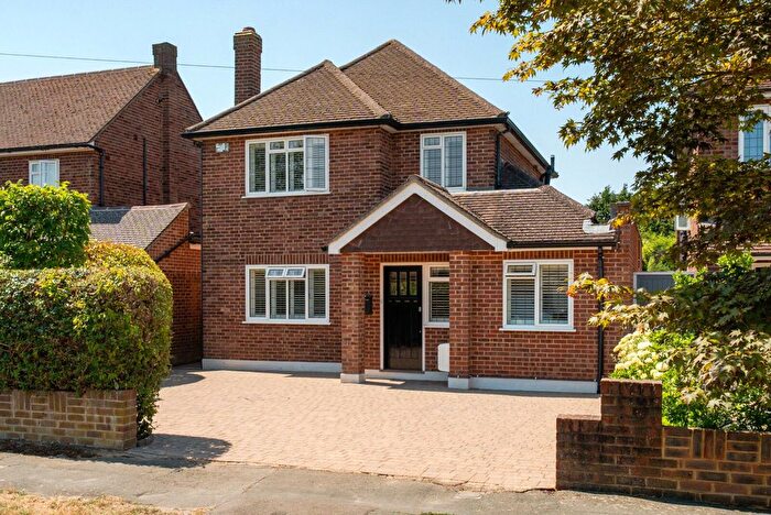 4 Bedroom Detached House For Sale In Southfields, East Molesey, KT8