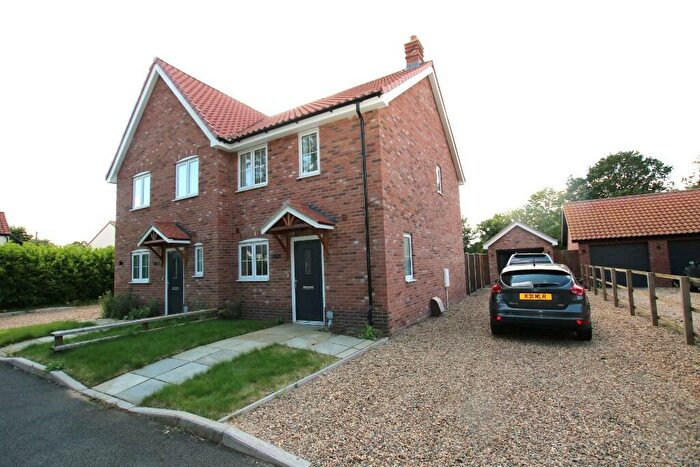 2 Bedroom Semi-Detached House To Rent In Dingle Drive, NR17