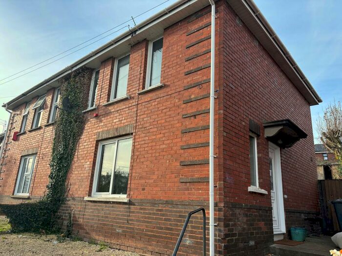 3 Bedroom House To Rent In Chestnut Avenue, Exeter, EX2