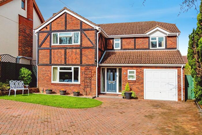 4 Bedroom Detached House For Sale In Bassett Crescent East, Southampton, SO16