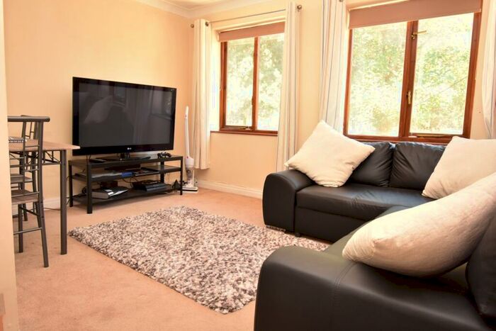 1 Bedroom Flat To Rent In Ruxton Close Swanley, BR8