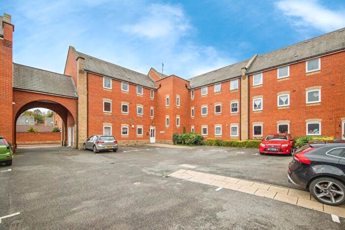 4 Bedroom Flat For Sale In Meachen Road, Colchester, CO2